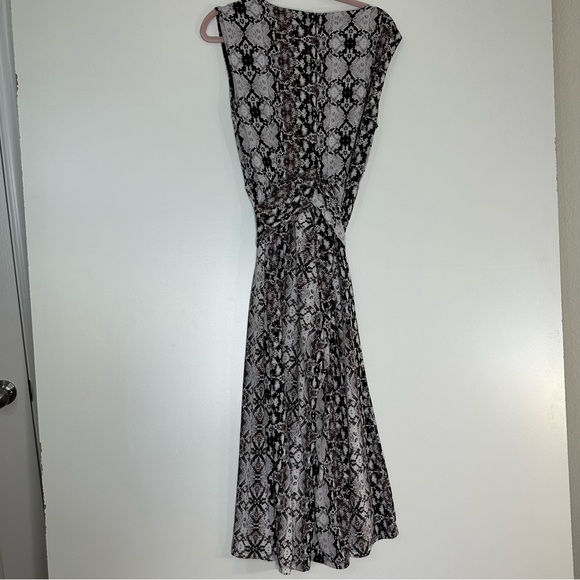 Nicole miller snakeskin print wide leg cropped jumpsuit size 6 - Picture 6 of 16